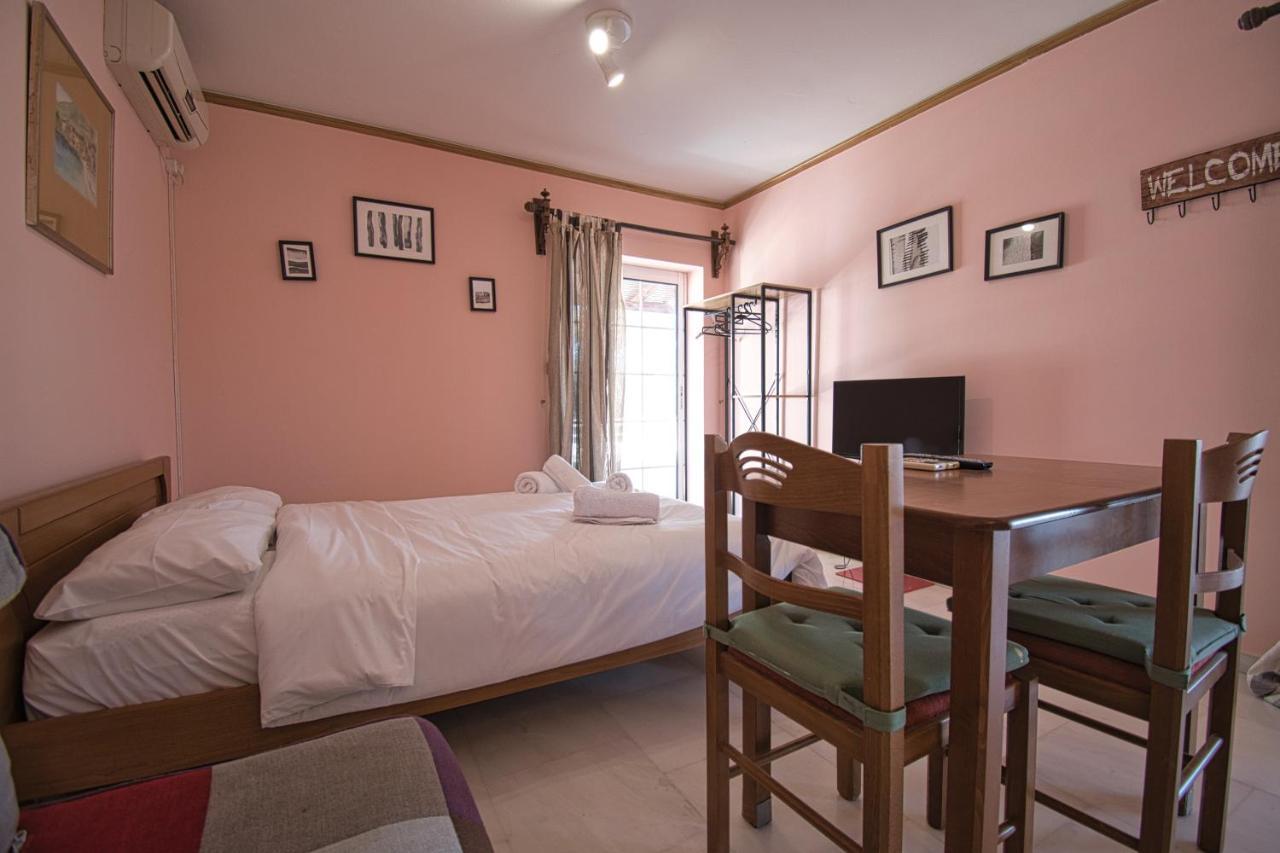 Ferienwohnung Tiny Studio Marousi Area Athen Exterior foto
